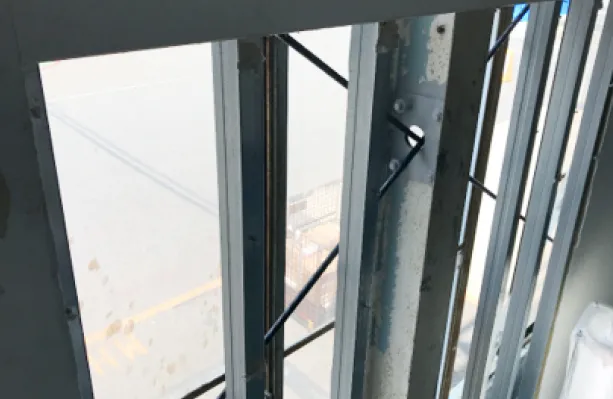 大手鋼材メーカーの工場 壁