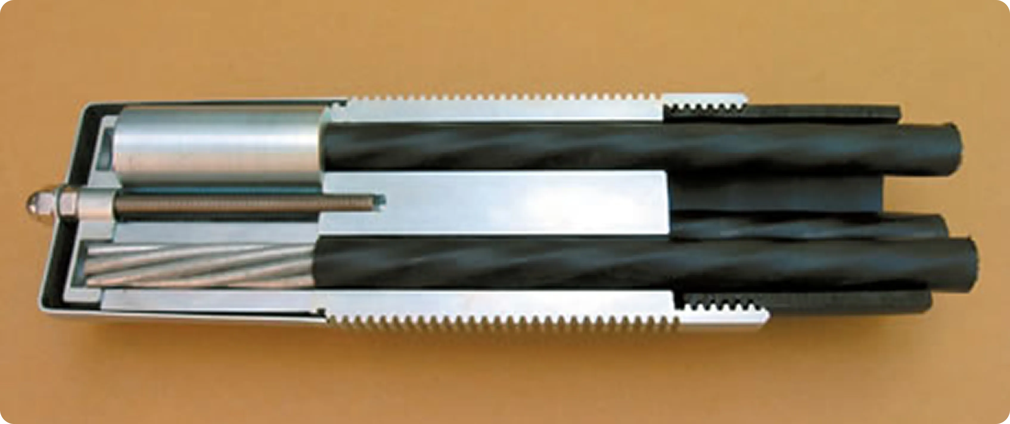 落橋防止装置ケーブル